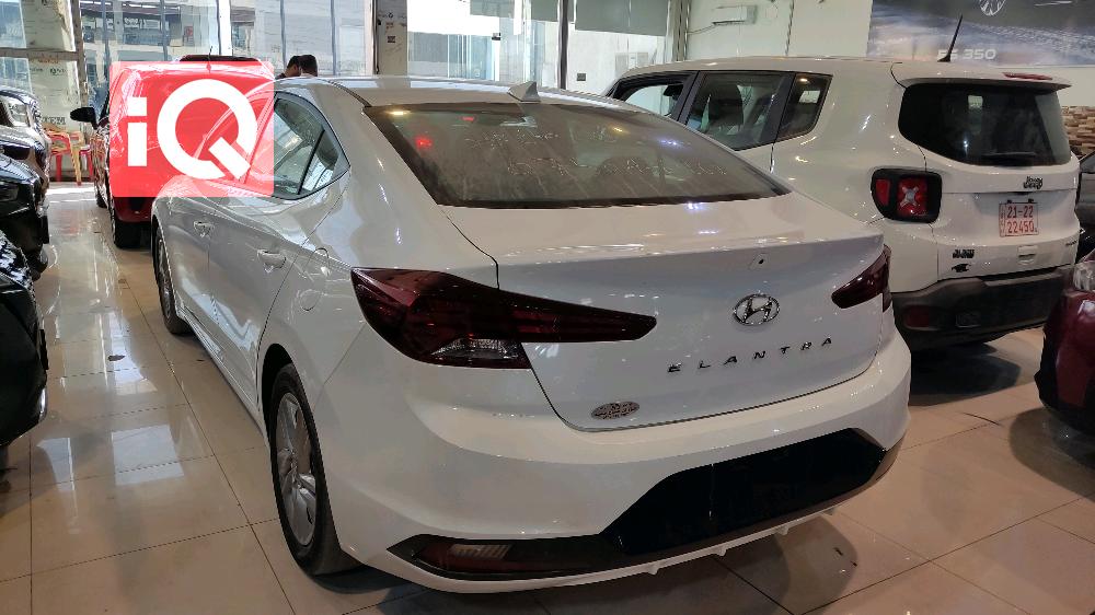 هیوندای ئەلەنترا