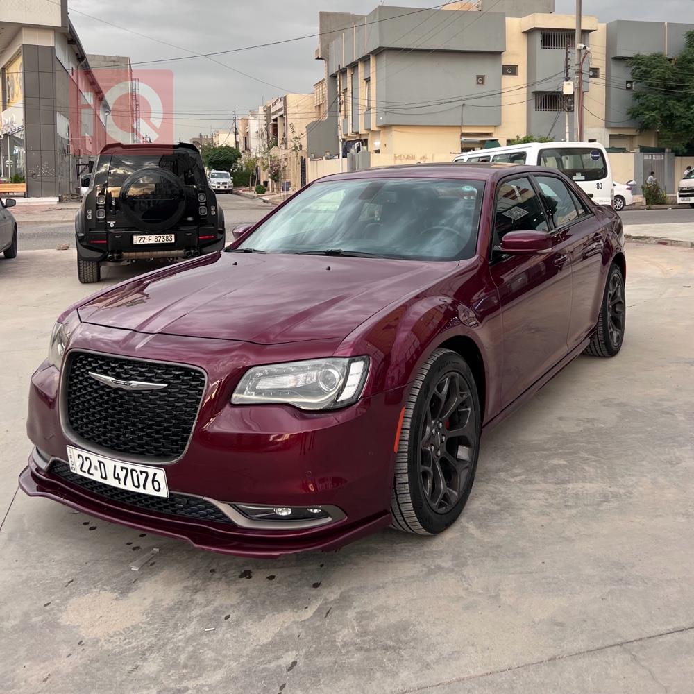 とくまり Chrysler 300 2018 - $25,000 for sale