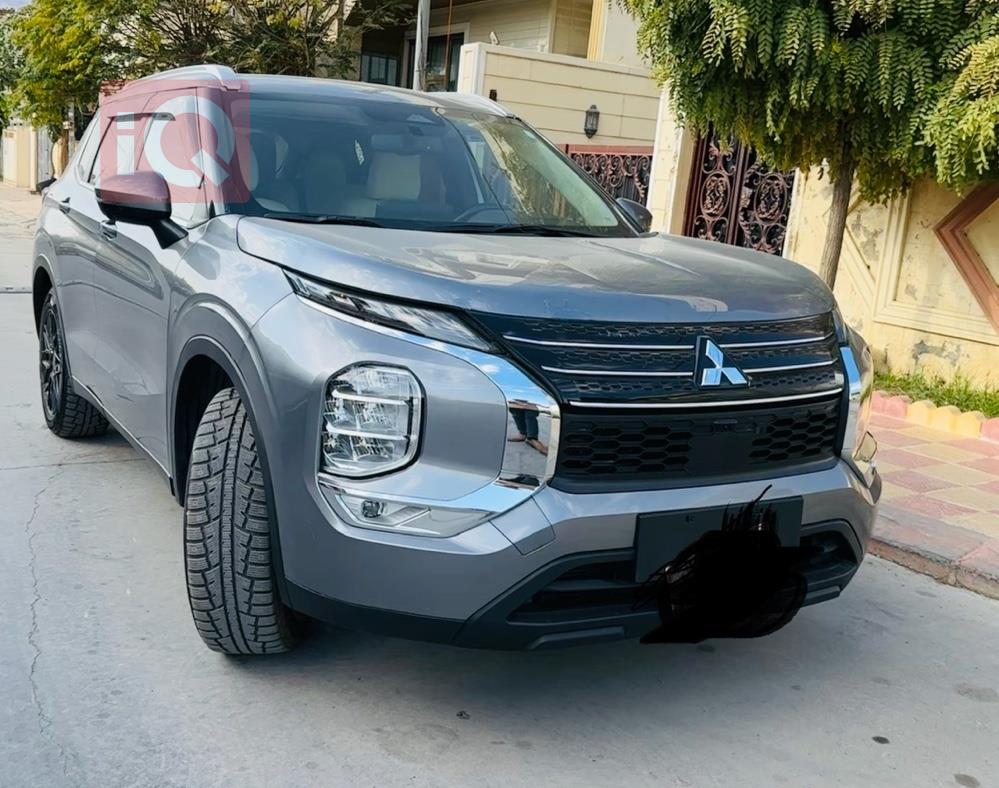 ميتسوبيشي اوتلاندر