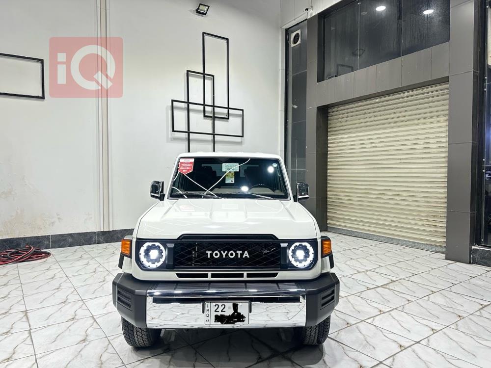 تويوتا لاند كروزر 76