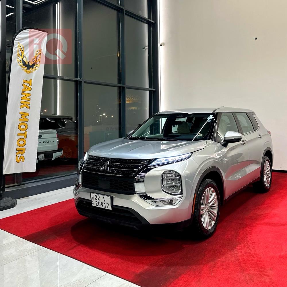 ميتسوبيشي اوتلاندر