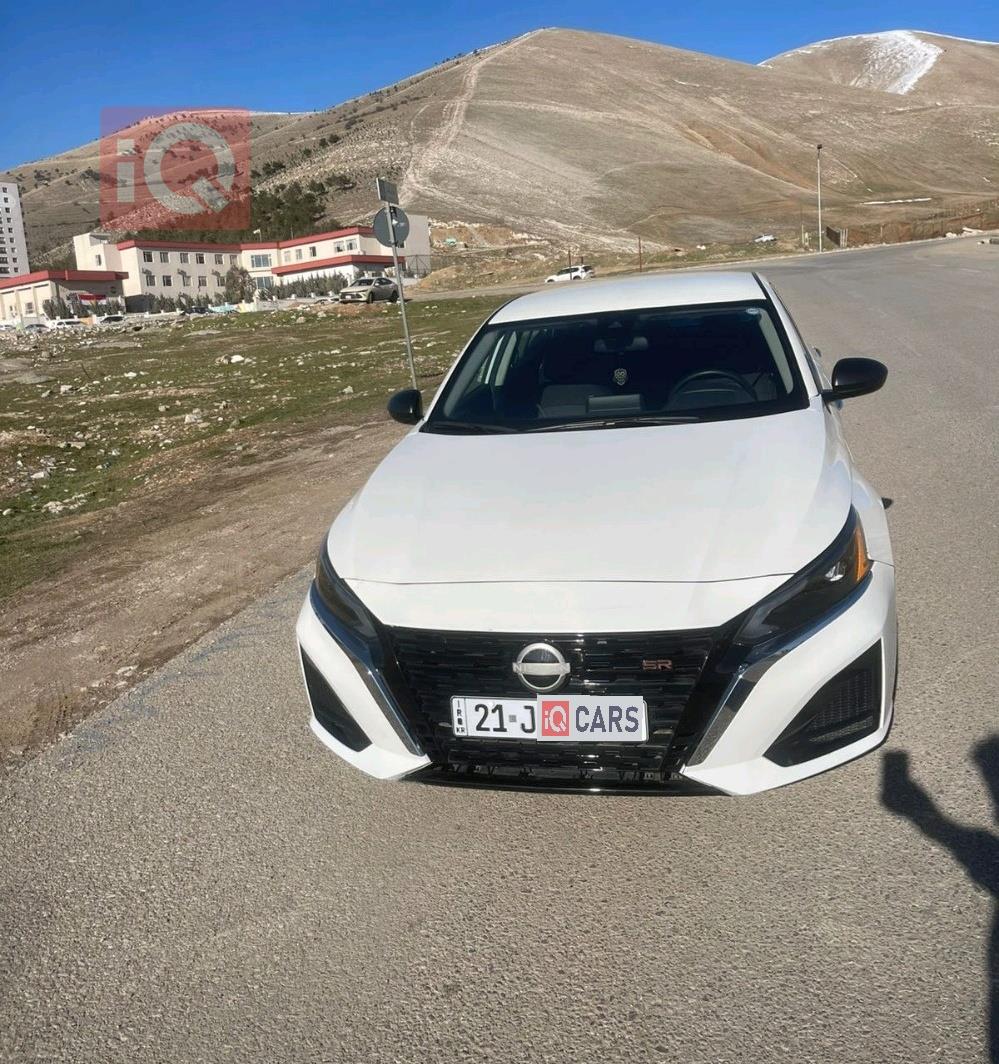 نيسان ألتيما