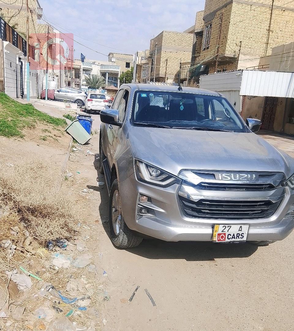 اسوزو دي-ماكس