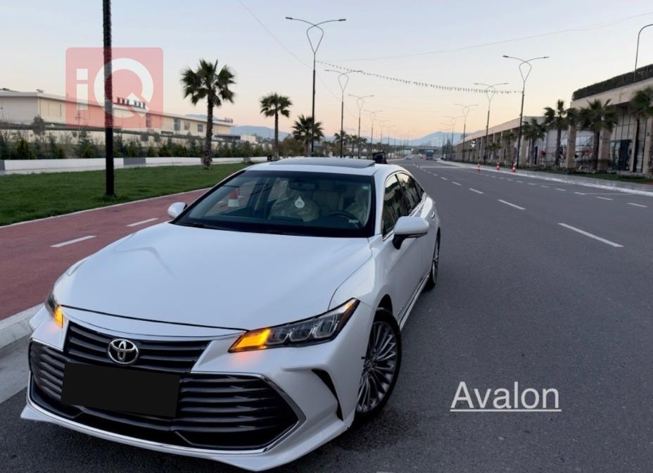 تويوتا أفالون