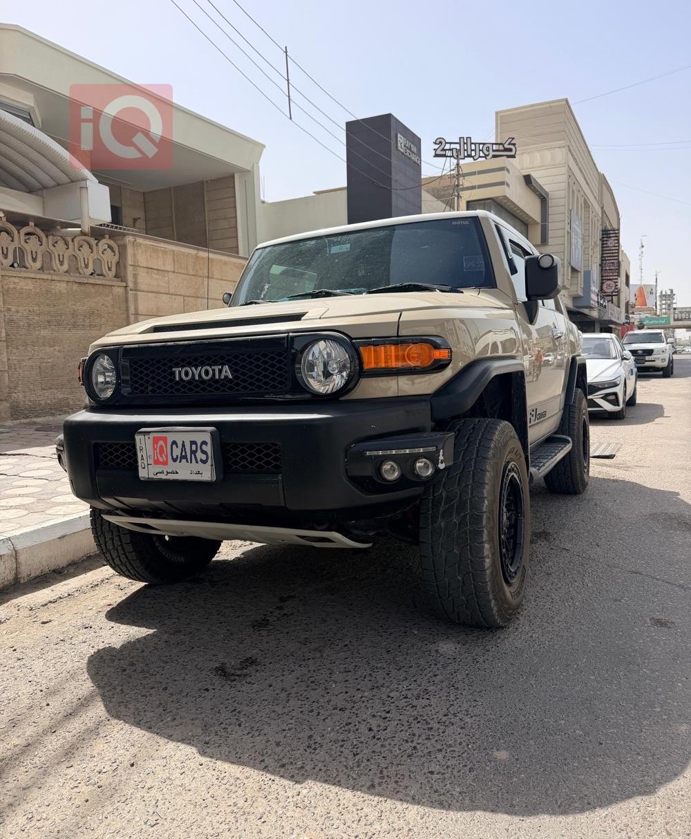 تويوتا إف جي كروزر