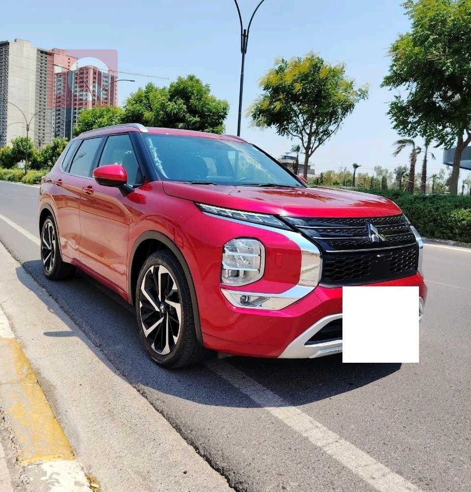 ميتسوبيشي اوتلاندر