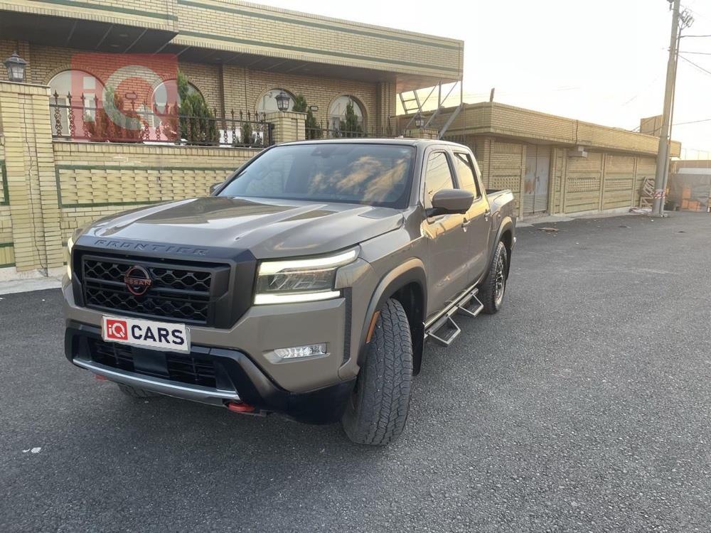 نيسان فرونتير