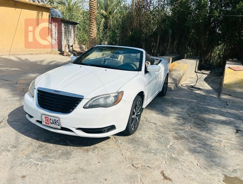 كرايسلر 200