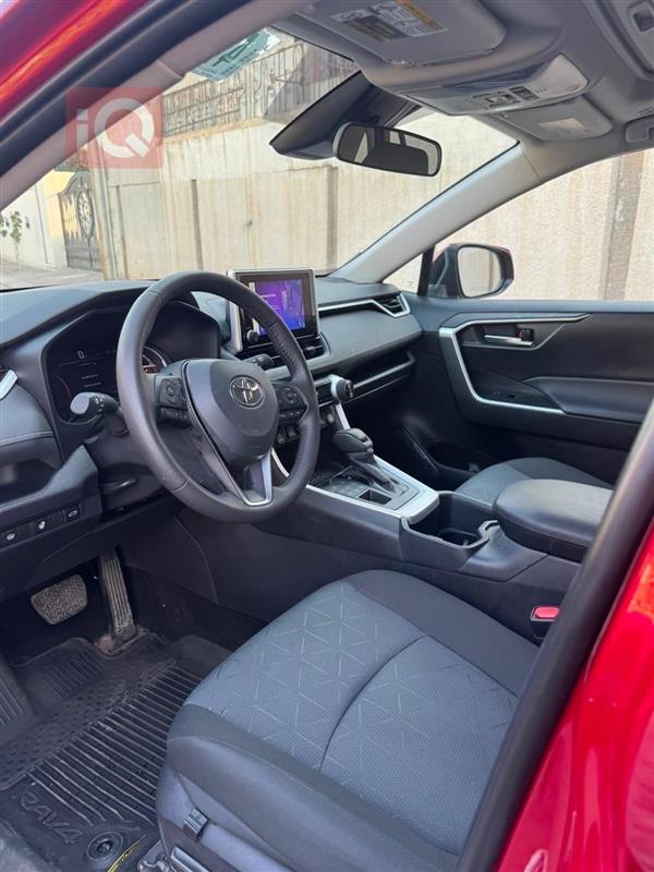 Carousel image 7