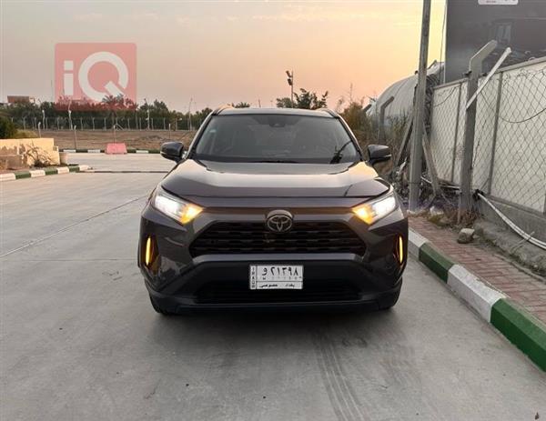 Carousel image 3