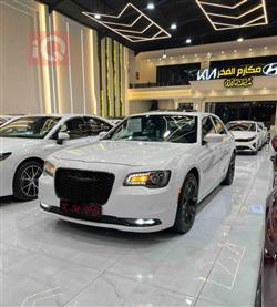 Chrysler 300 2021