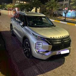 2022 ميتسوبيشي اوتلاندر