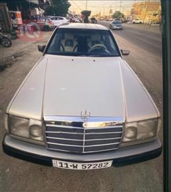 Mercedes-Benz E-Class 1989