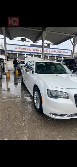 2015 كرايسلر 300