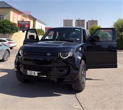 Land Rover Defender 2024