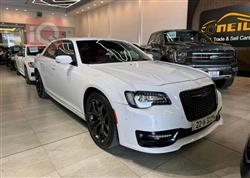 Chrysler 300 2021