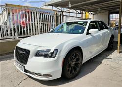 Chrysler 300 2019