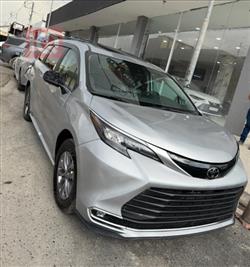 Toyota Sienna 2024