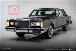 1981 لينكولن تاون كار