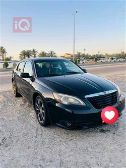 2011 كرايسلر 200