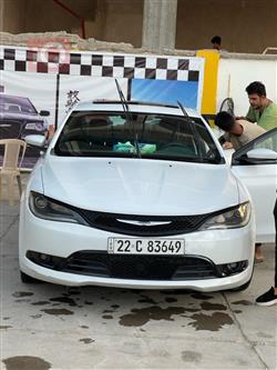 2016 كرايسلر 200