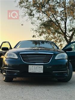 2013 كرايسلر 200