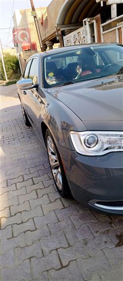 2019 كرايسلر 300