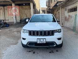 2017 جيب جراند شيروكي