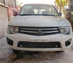 Mitsubishi L200 2013
