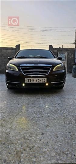 2013 كرايسلر 200
