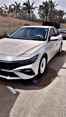 Hyundai Elantra 2024