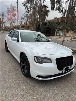 Chrysler 300 2021