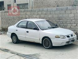 2000 هيونداي النترا
