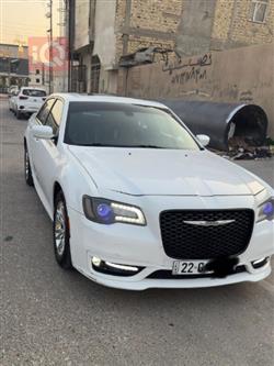 2016 كرايسلر 300