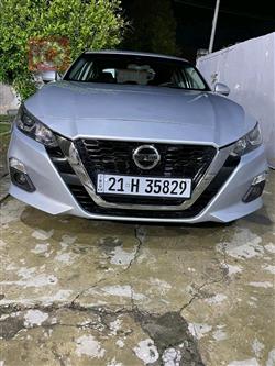 Nissan Altima 2021