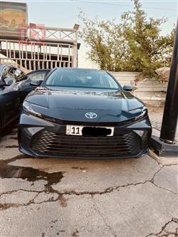 Toyota Camry 2025