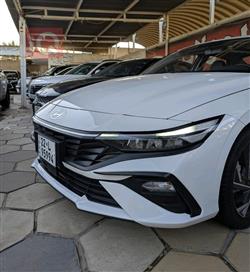 Hyundai Elantra 2024