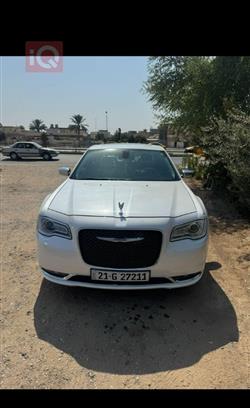 2016 كرايسلر 300