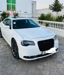 2016 كرايسلر 300