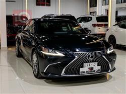 Lexus ES 2020