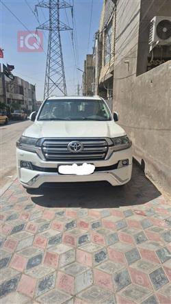 2018 تويوتا لاندكروزر