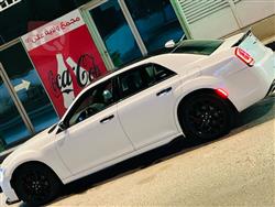 2019 كرايسلر 300