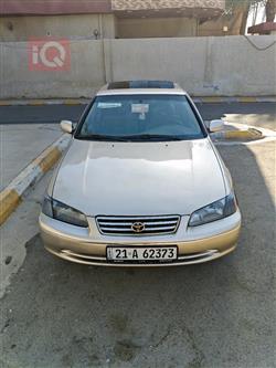 2000 تويوتا كامري