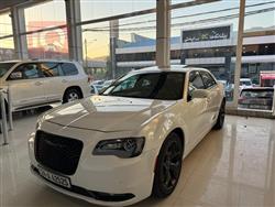 2021 كرايسلر 300
