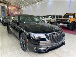 Chrysler 300 2023