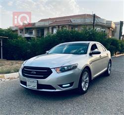 Ford Taurus 2016
