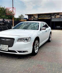 2019 كرايسلر 300
