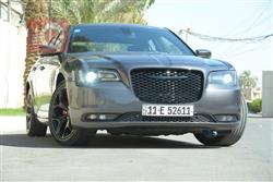 2021 كرايسلر 300
