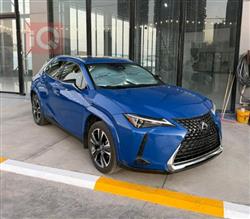 Lexus UX 2025