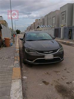 2015 كرايسلر 200